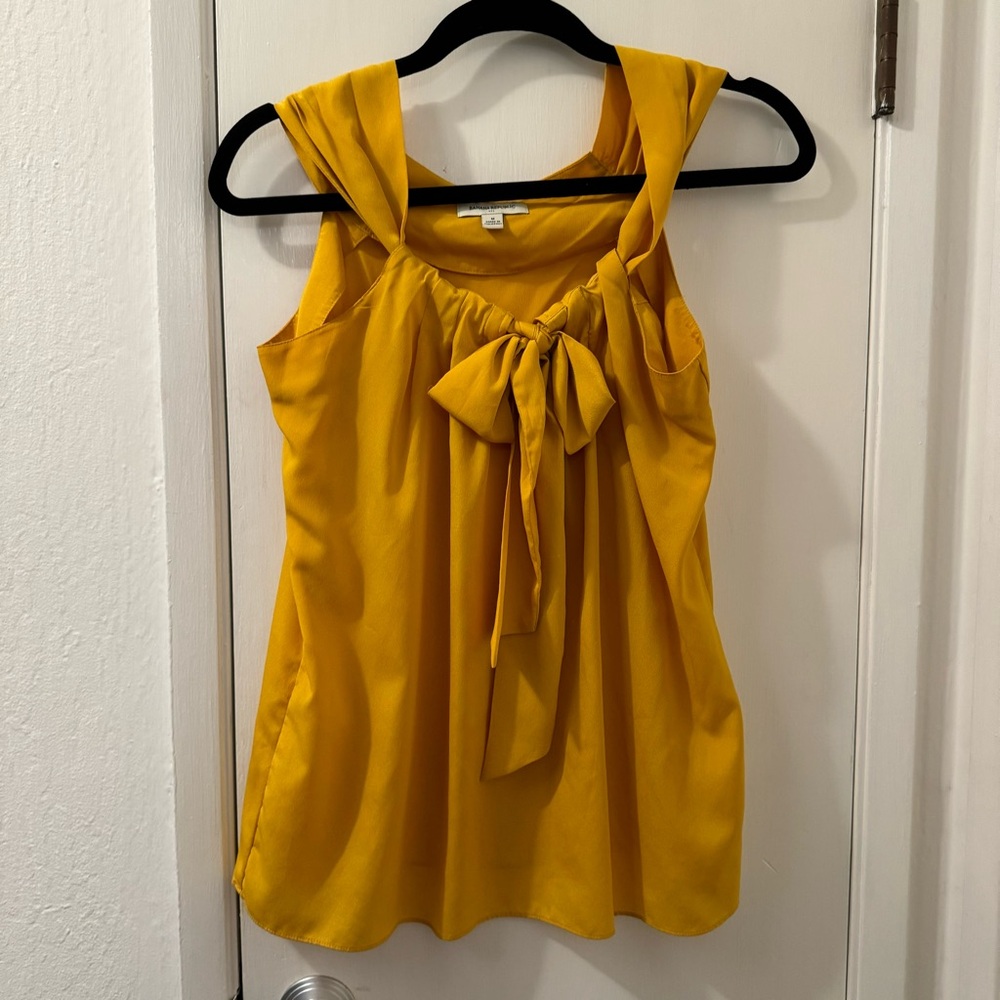 Banana Republic Sleeveless Blouse Top M Yellow Front bow Tie